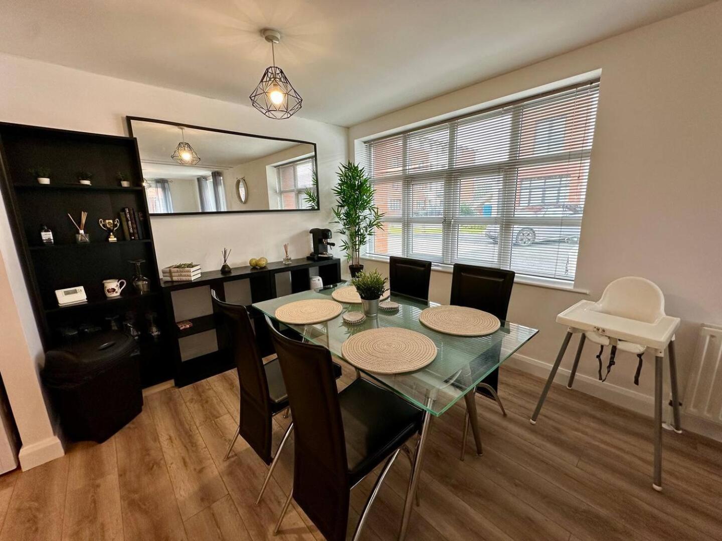 2Br City Side Apartment Белфаст Экстерьер фото